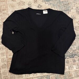 Danskin dance athletic Black V-Neck Long 3/4 Sleeve waffle stretch top sz M